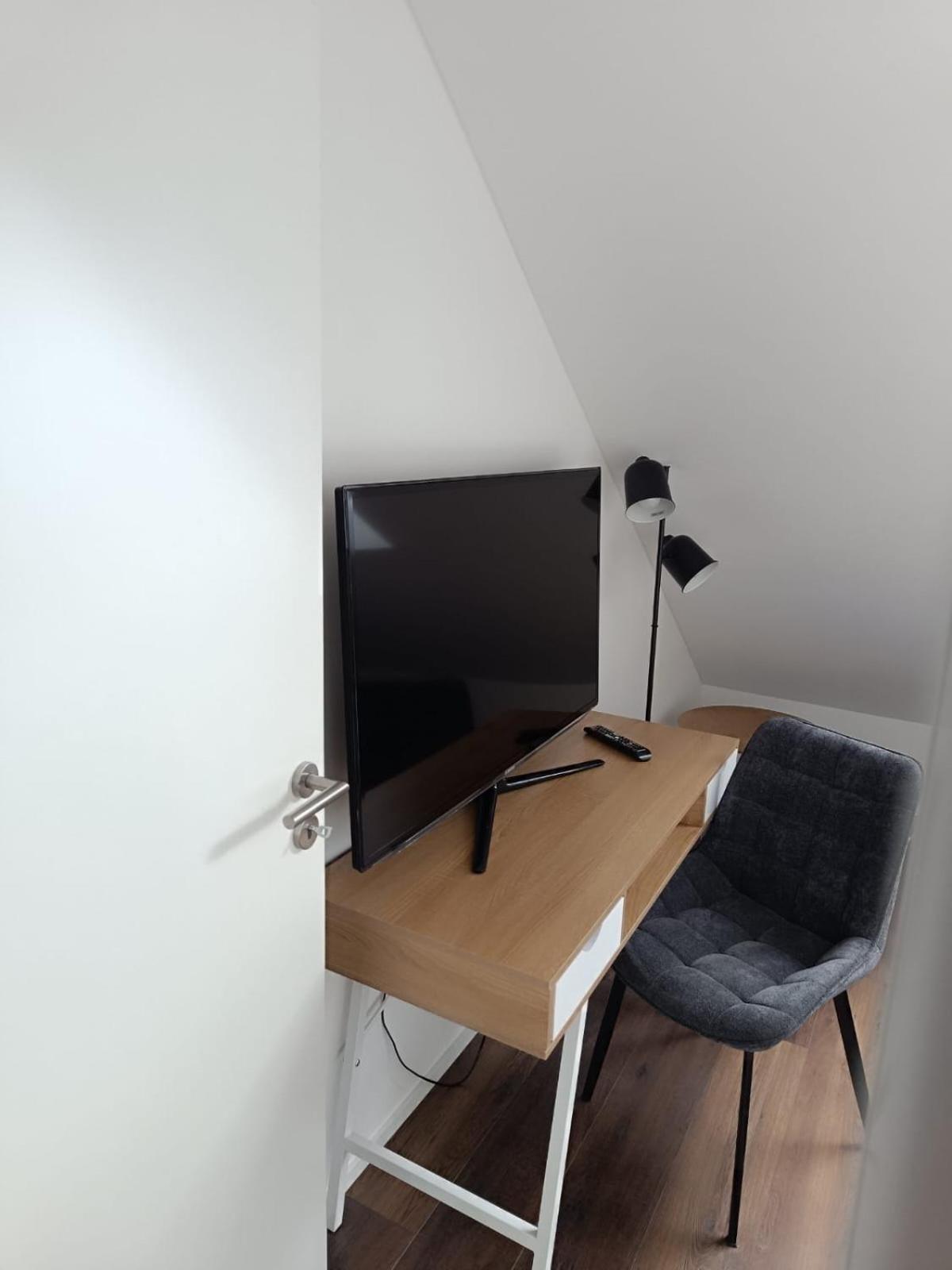 Moderne Ferienwohnung Fuer Familien Im Dachgeschoss Bosau エクステリア 写真