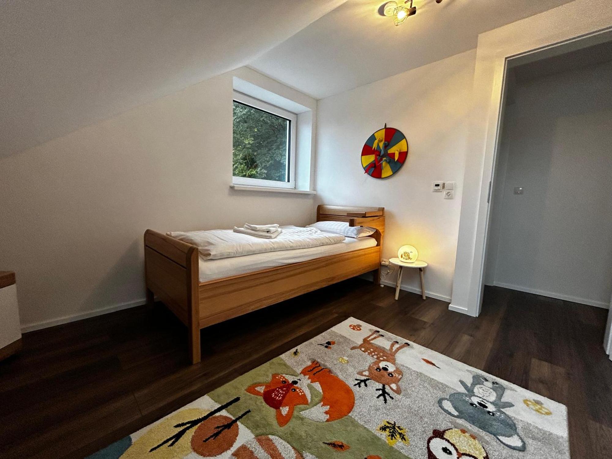Moderne Ferienwohnung Fuer Familien Im Dachgeschoss Bosau エクステリア 写真