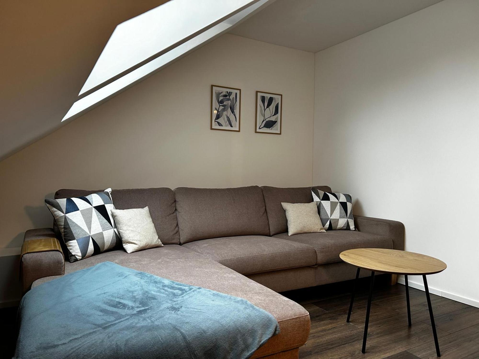 Moderne Ferienwohnung Fuer Familien Im Dachgeschoss Bosau エクステリア 写真